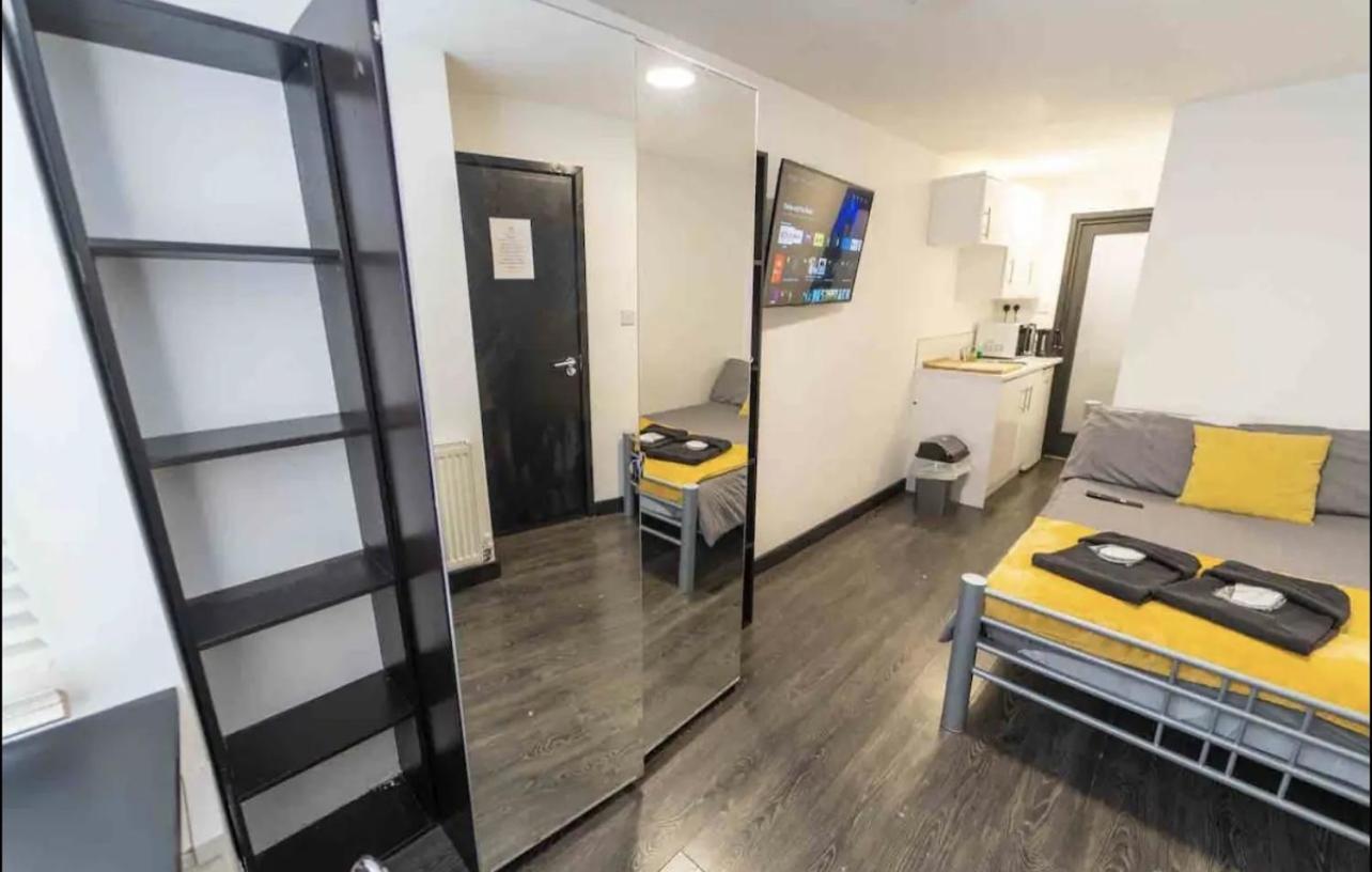 Staysa Equipped Studios Near Qe And Uob In Guesthouse Close To The City! Birmingham Zewnętrze zdjęcie