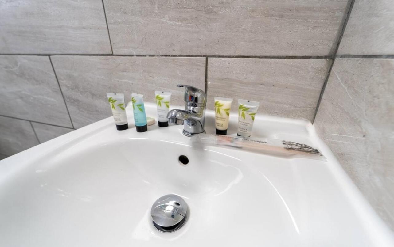 Staysa Equipped Studios Near Qe And Uob In Guesthouse Close To The City! Birmingham Zewnętrze zdjęcie